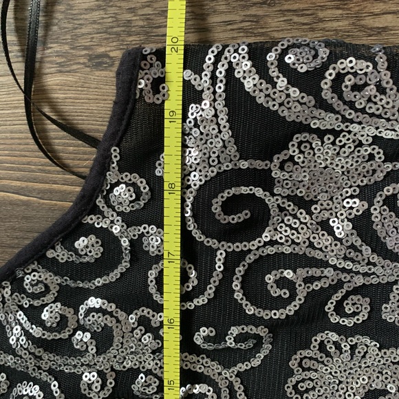 🌸 HOST PICK 🌸Gorgeous Embellished Top - Picture 7 of 8